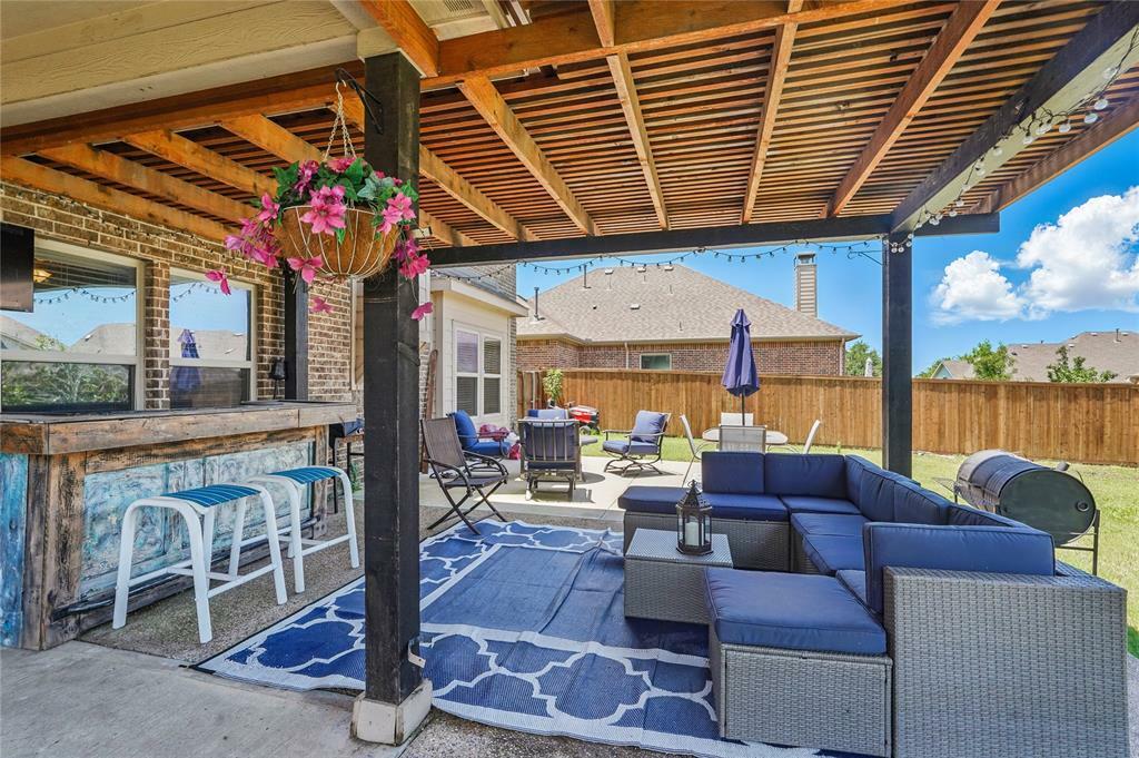 Property Photo: 206 Campbell Court TX 75189