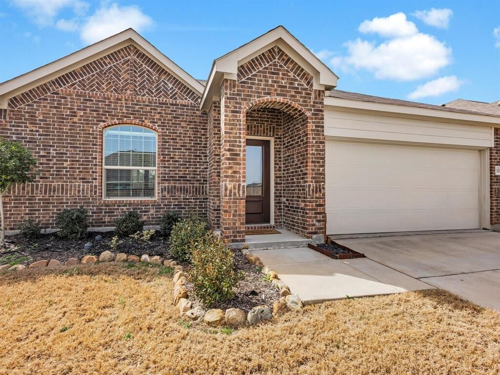 Property Photo:  11616 Roaring Fork Trail  TX 76227 