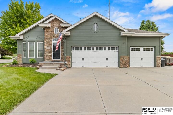 20155 Farnam Street  Elkhorn NE 68022 photo