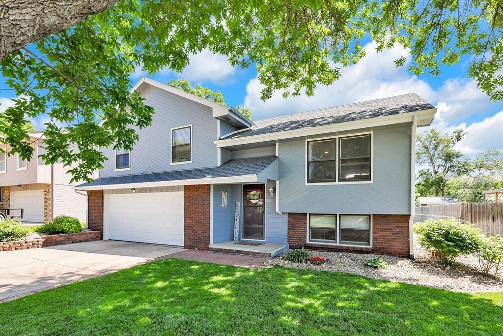 Property Photo: 2417 N 112 Street NE 68164