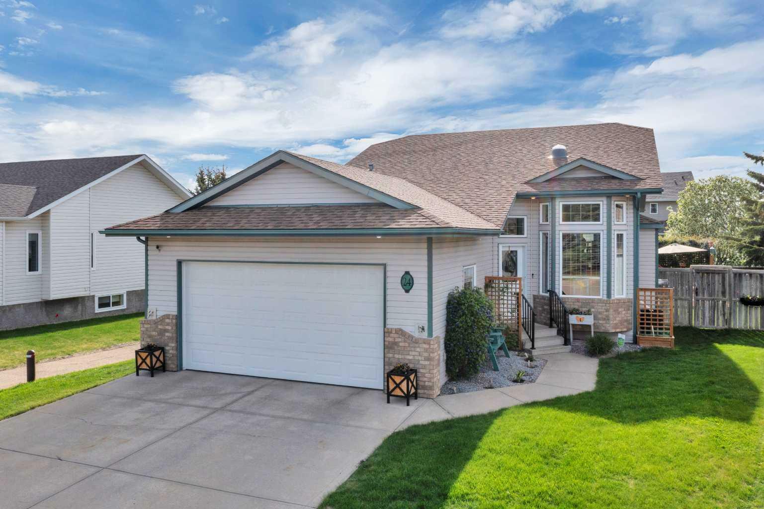 Property Photo:  24 Ahlstrom Close  AB T4R 2T6 
