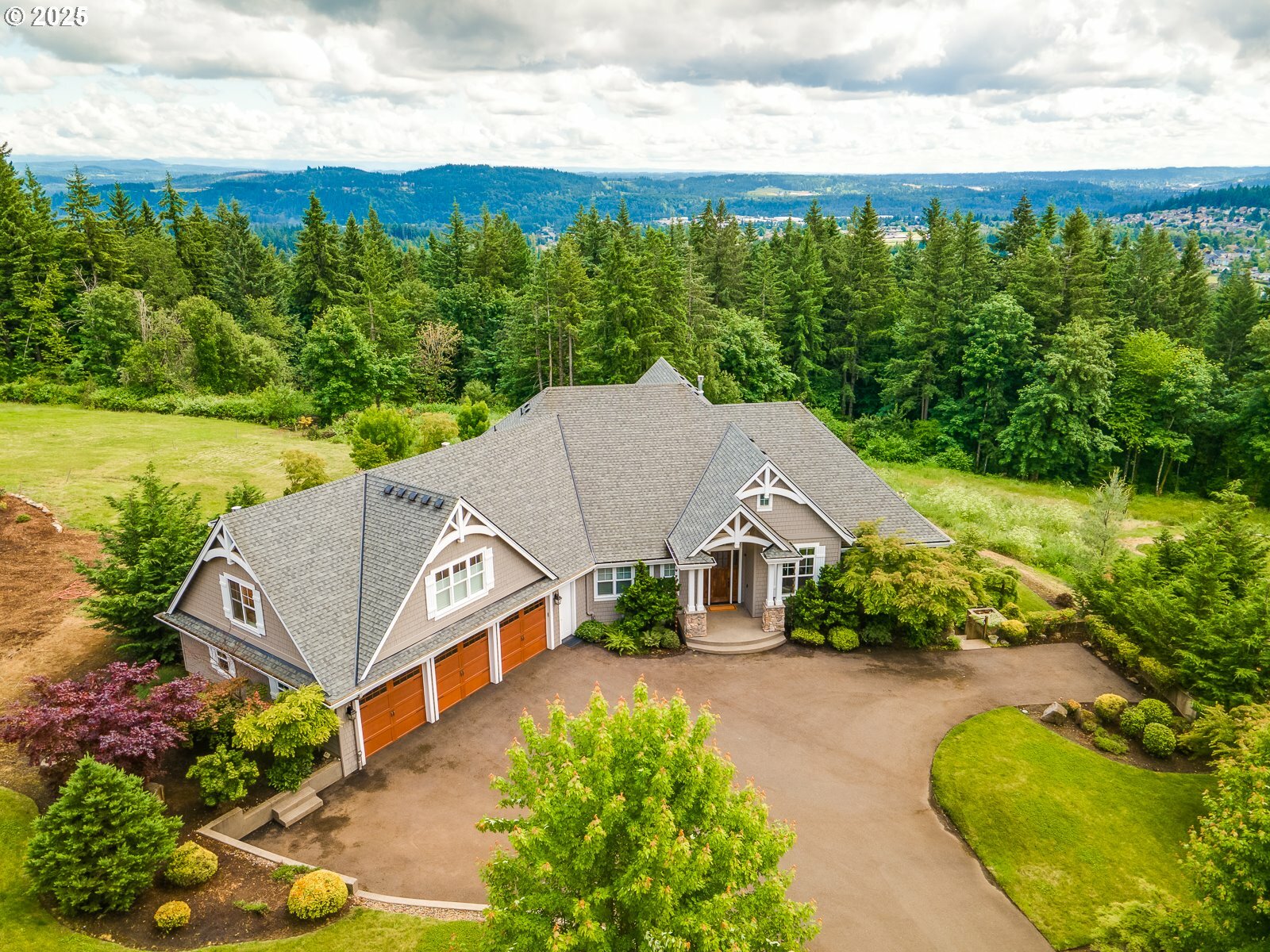 Property Photo: 13848 SE Diamond Ridge Rd OR 97086