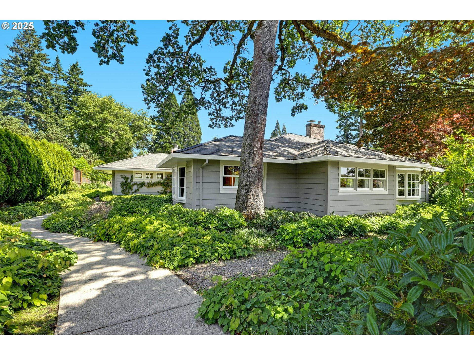 Property Photo: 3840 SW 75th Ave OR 97225
