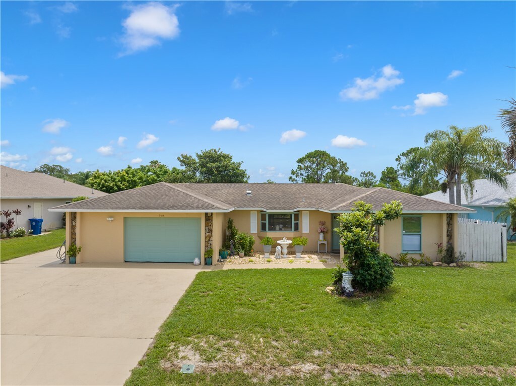 Property Photo: 985 George Street FL 32958