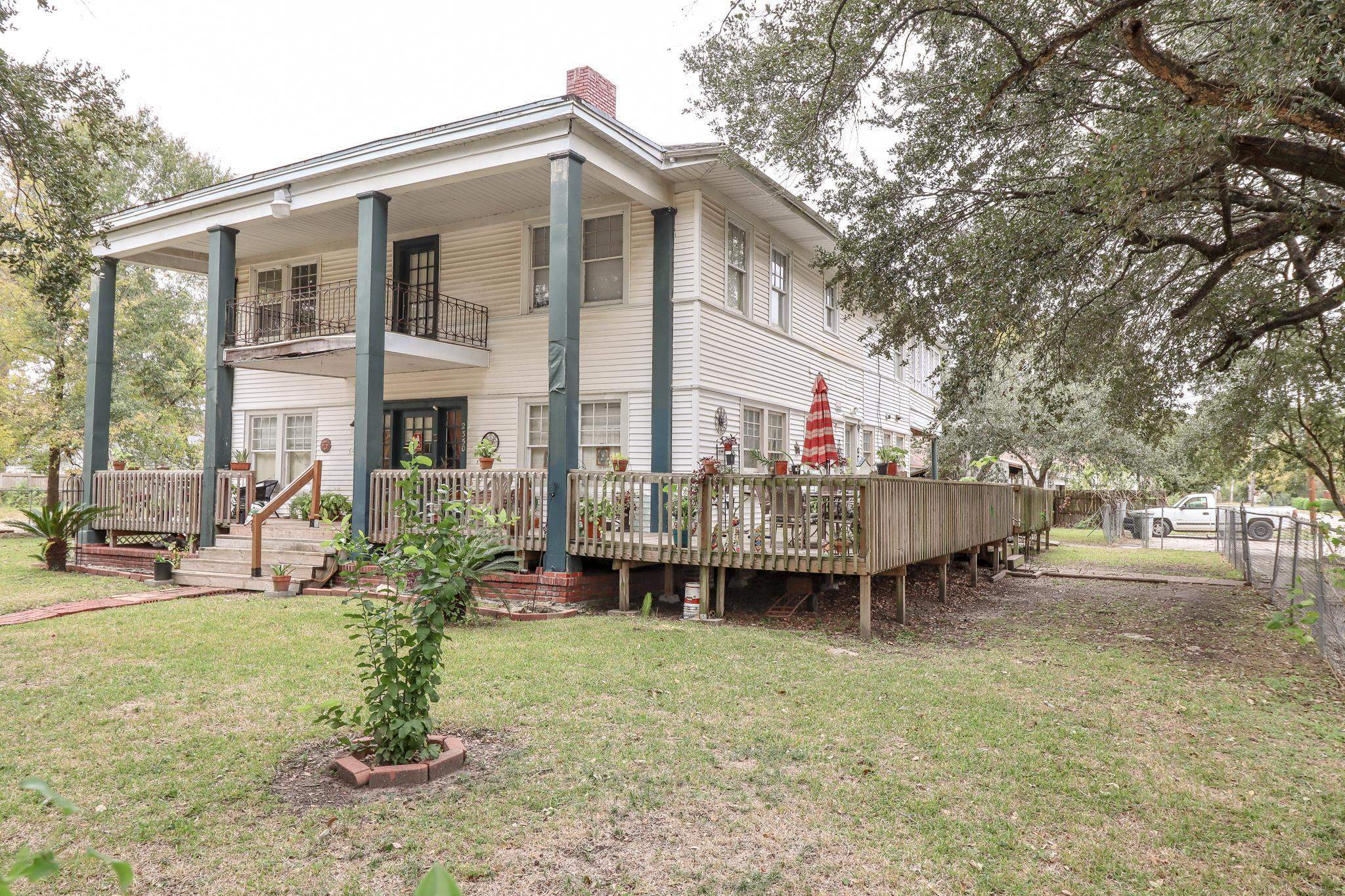 Property Photo: 2350 Pecos Blvd TX 77702