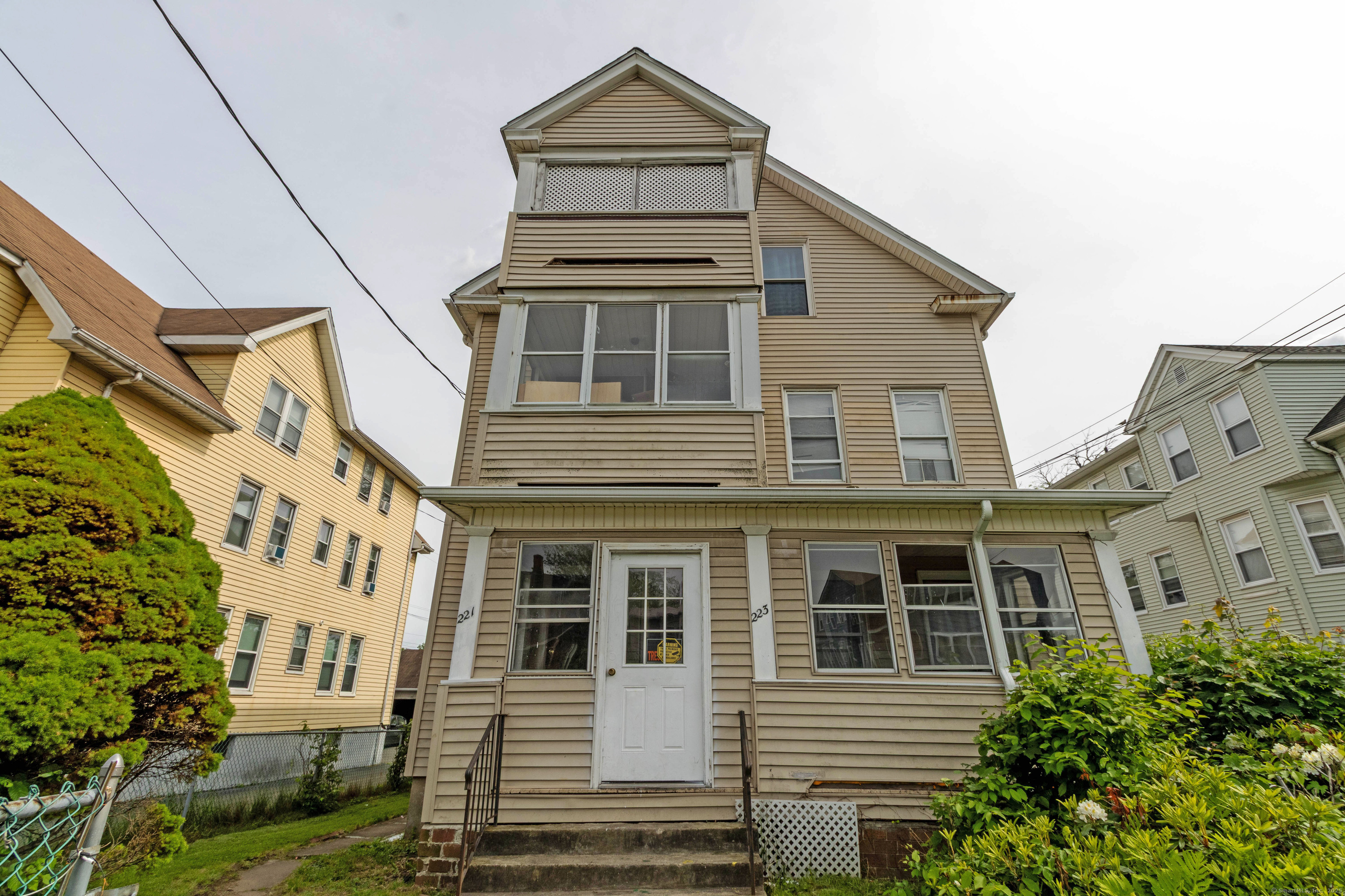 Property Photo: 221 White Street CT 06114
