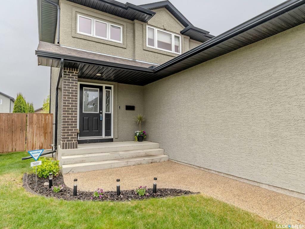 Property Photo: 110 Alm Crescent SK S7T 0E1