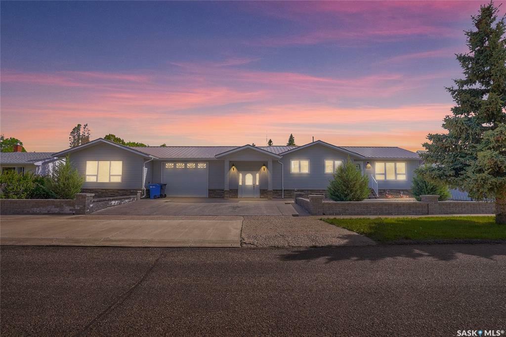 Property Photo: 110 3rd Avenue W SK S0H 1X0