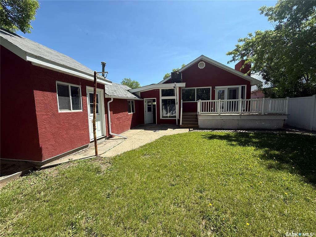 Property Photo: 319 7th Street NE SK S4H 1C5