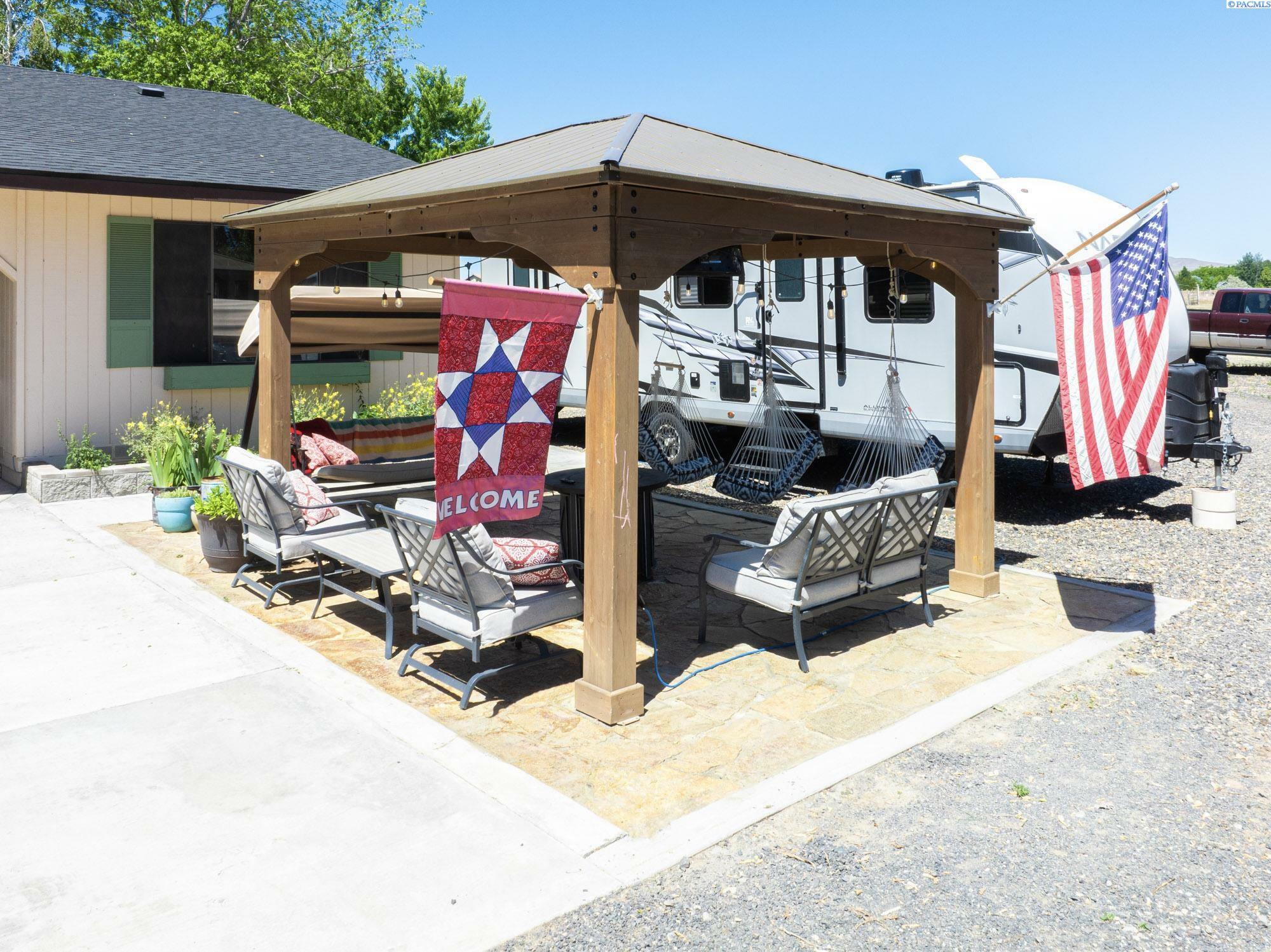 Property Photo: 51306 N Whan Rd WA 99320