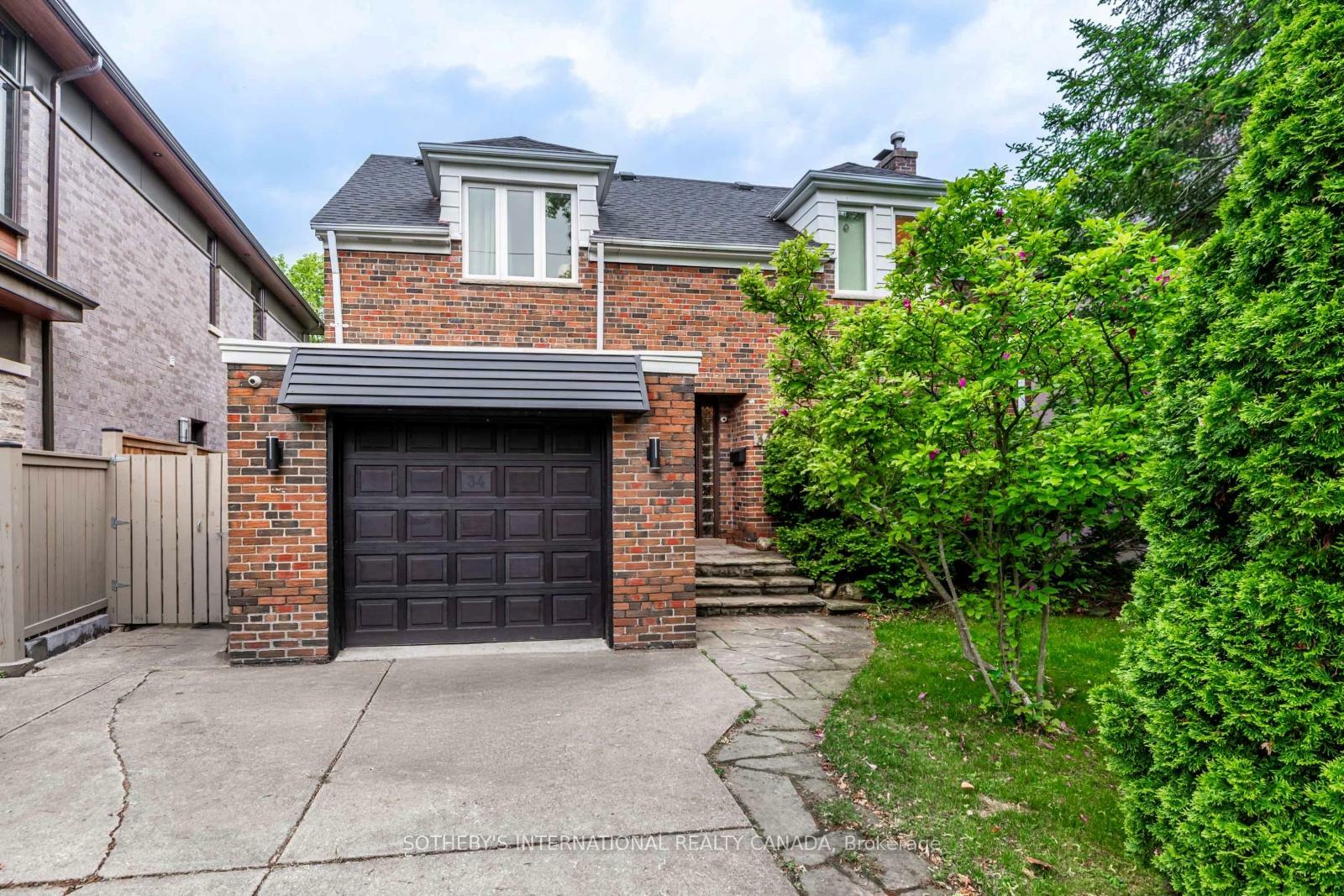 Property Photo:  34 Killdeer Crescent  ON M4G 2W8 