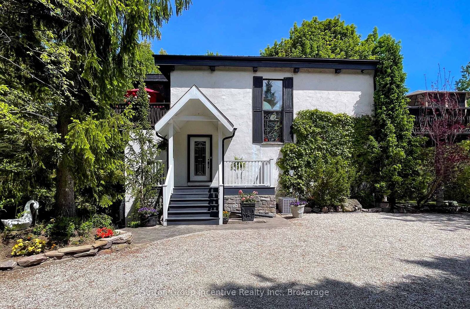 Property Photo: 187 Arlberg Crescent ON L9Y 0M1
