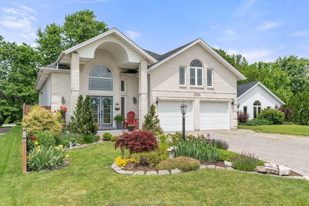 Photo de la propriété:  8044 Gardiner Crescent  ON N0R 1J0 