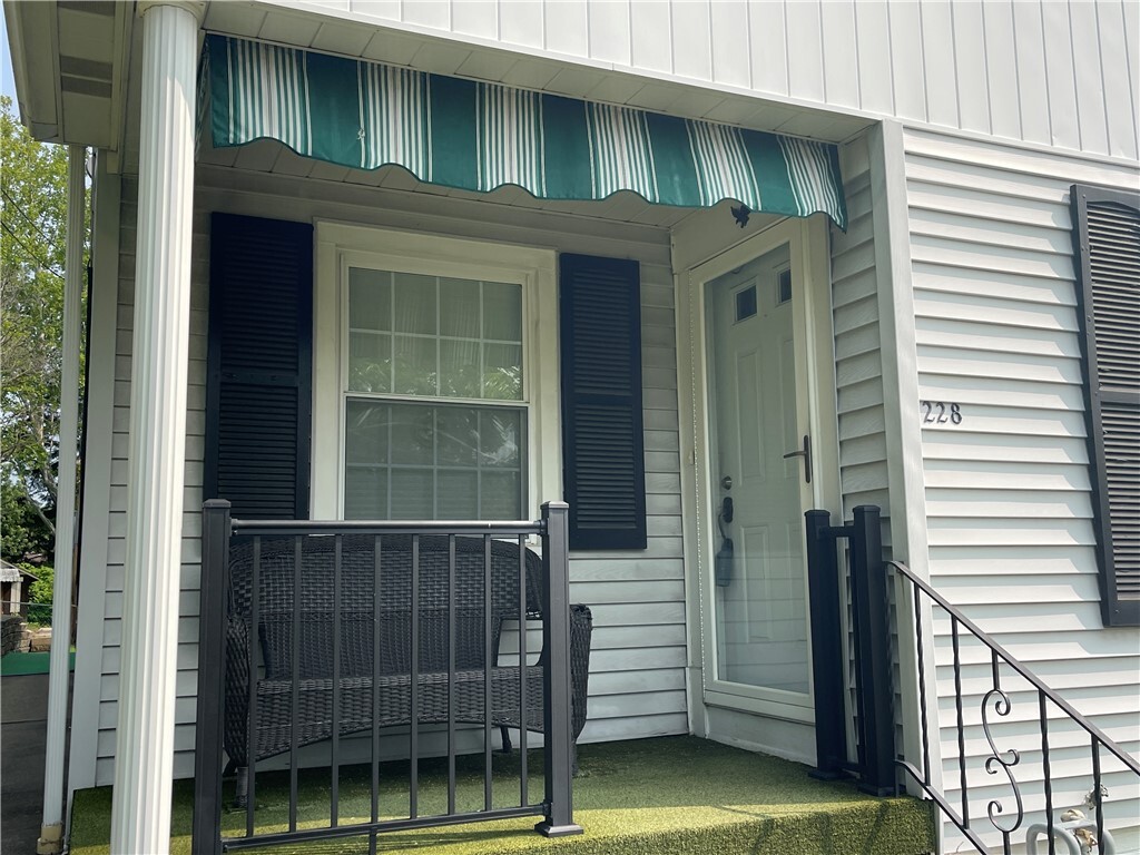 Property Photo: 228 Thornwood Dr PA 15317