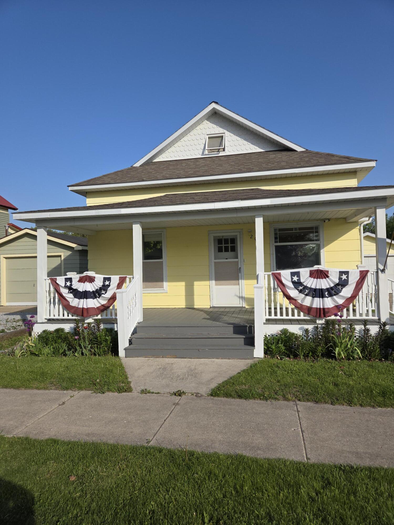 208 S South D Street Street  Cheboygan MI 49721 photo