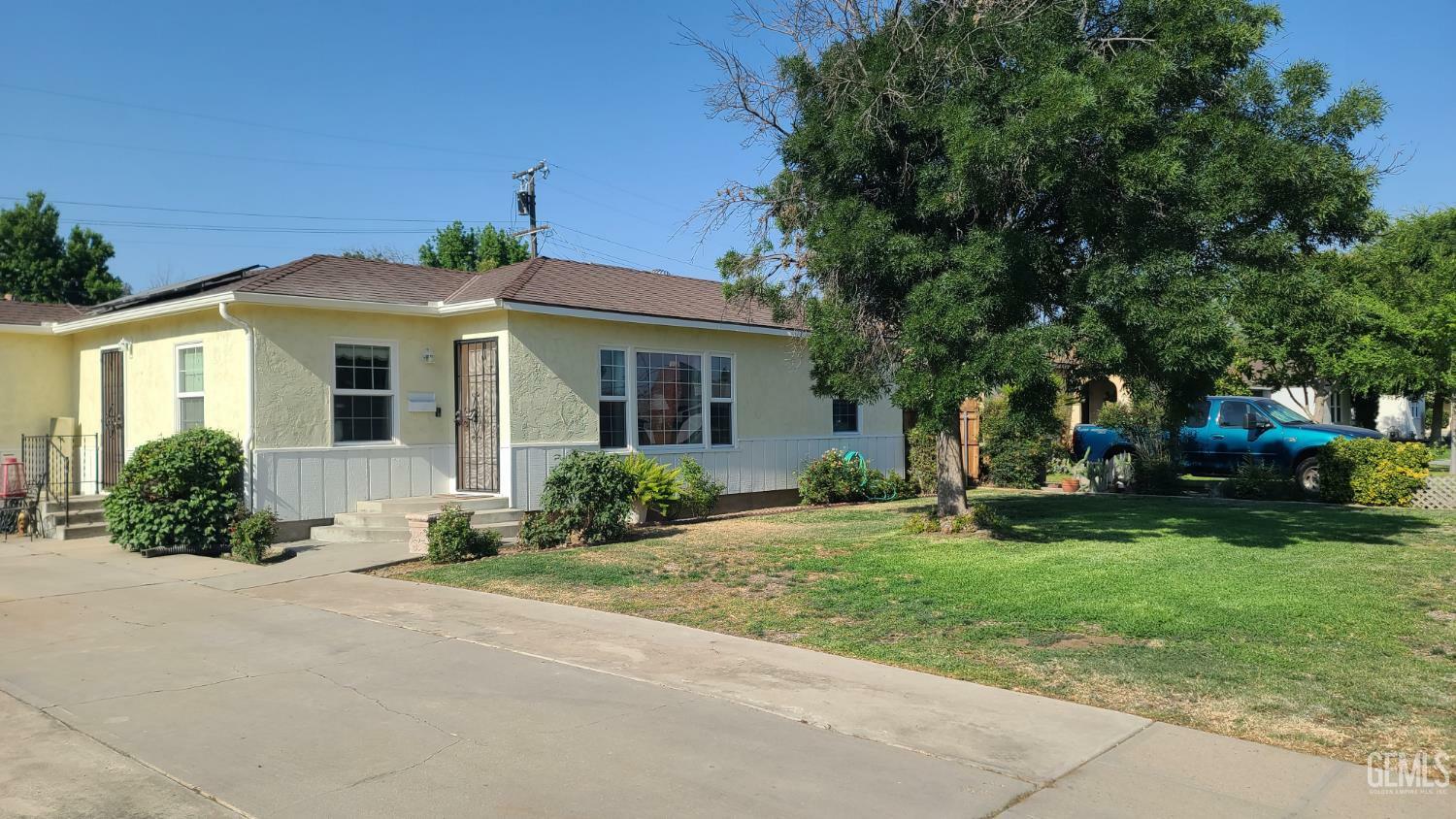 Property Photo: 2617 4th Street CA 93304