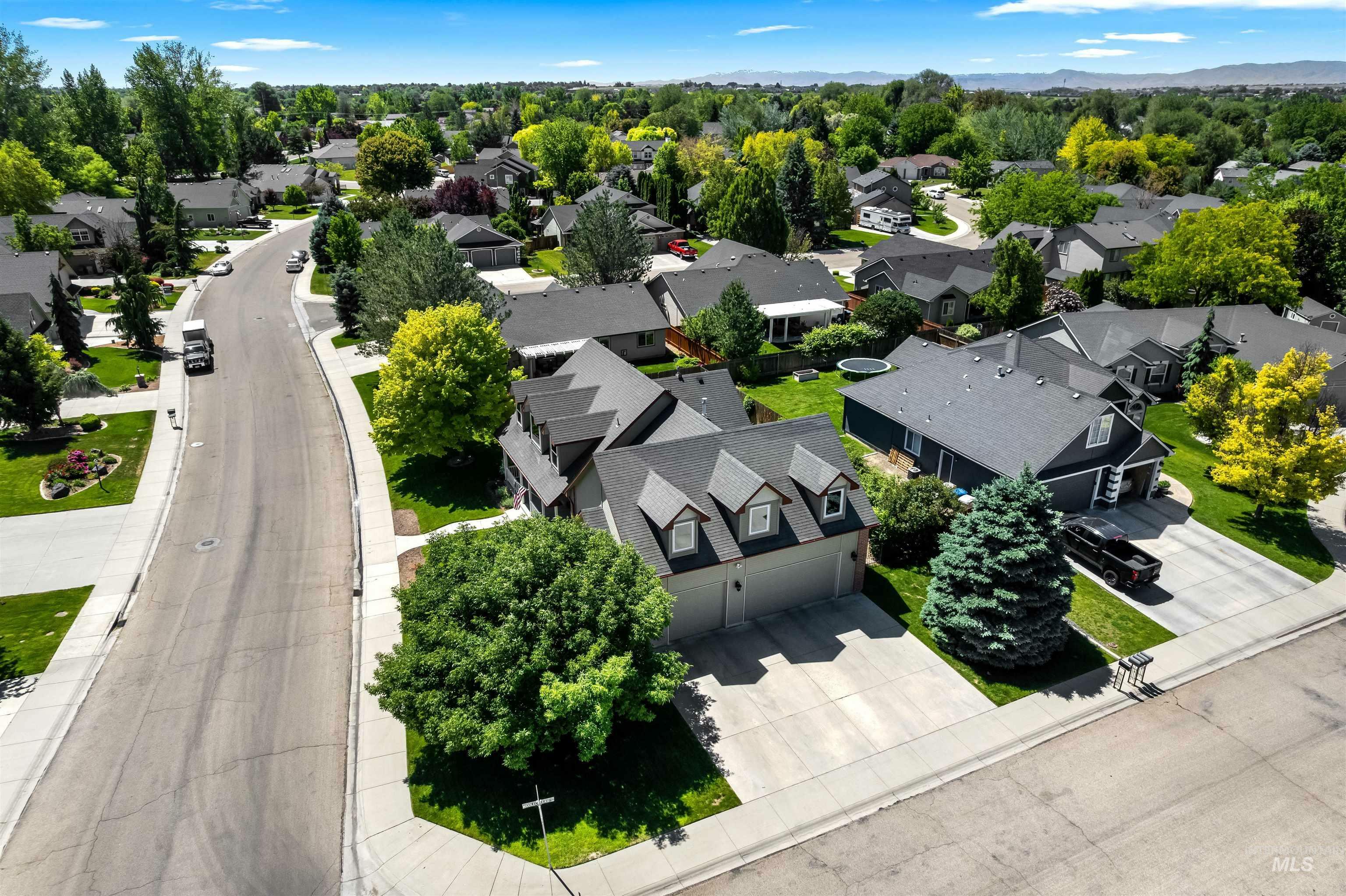 Property Photo: 439 S Middle Creek Dr ID 83686