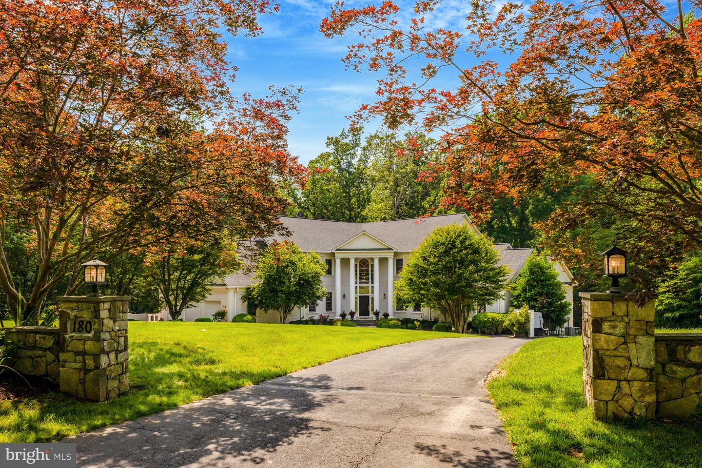 Property Photo: 180 River Park Drive VA 22066
