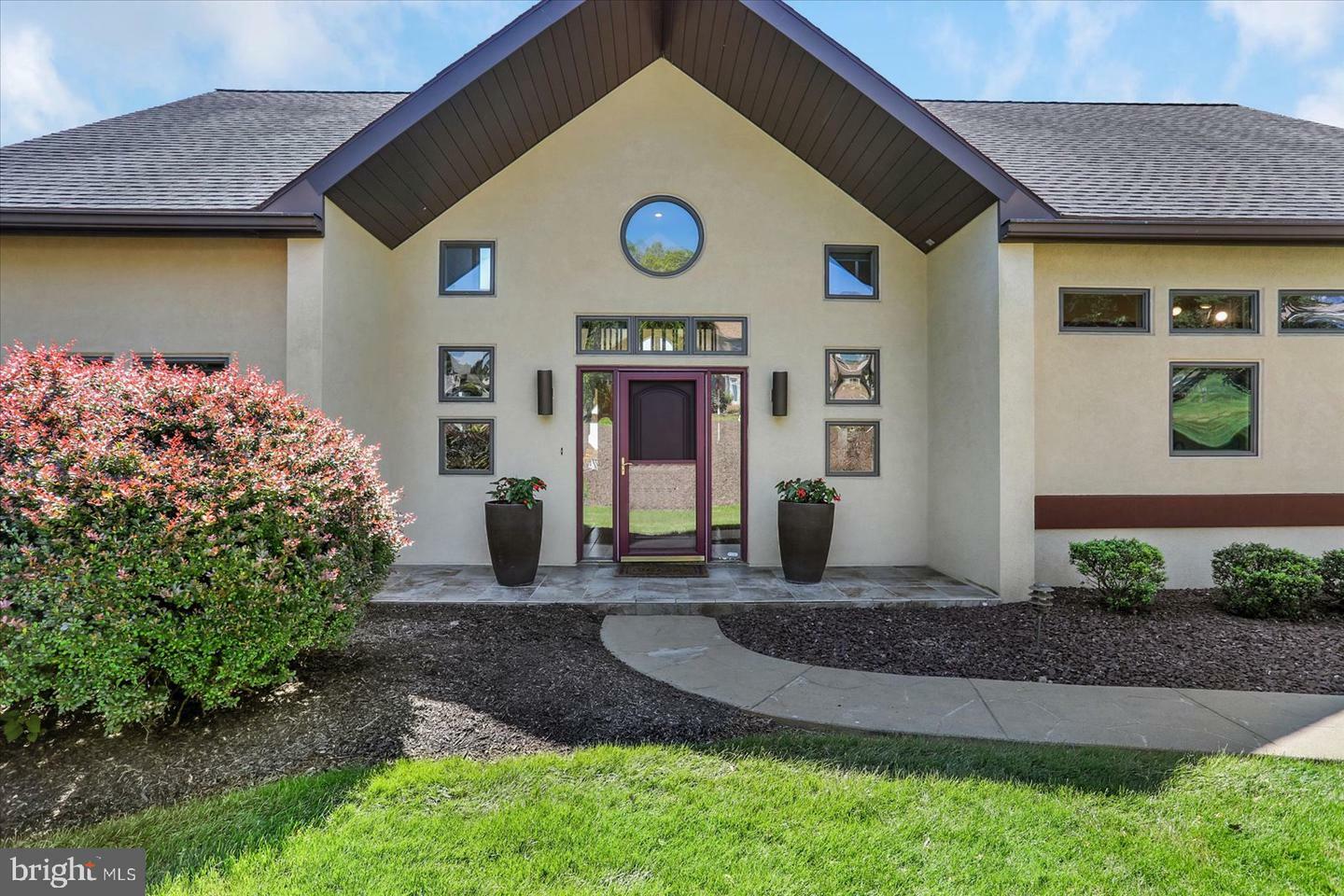 Property Photo: 3350 Saint Johns Court PA 17406