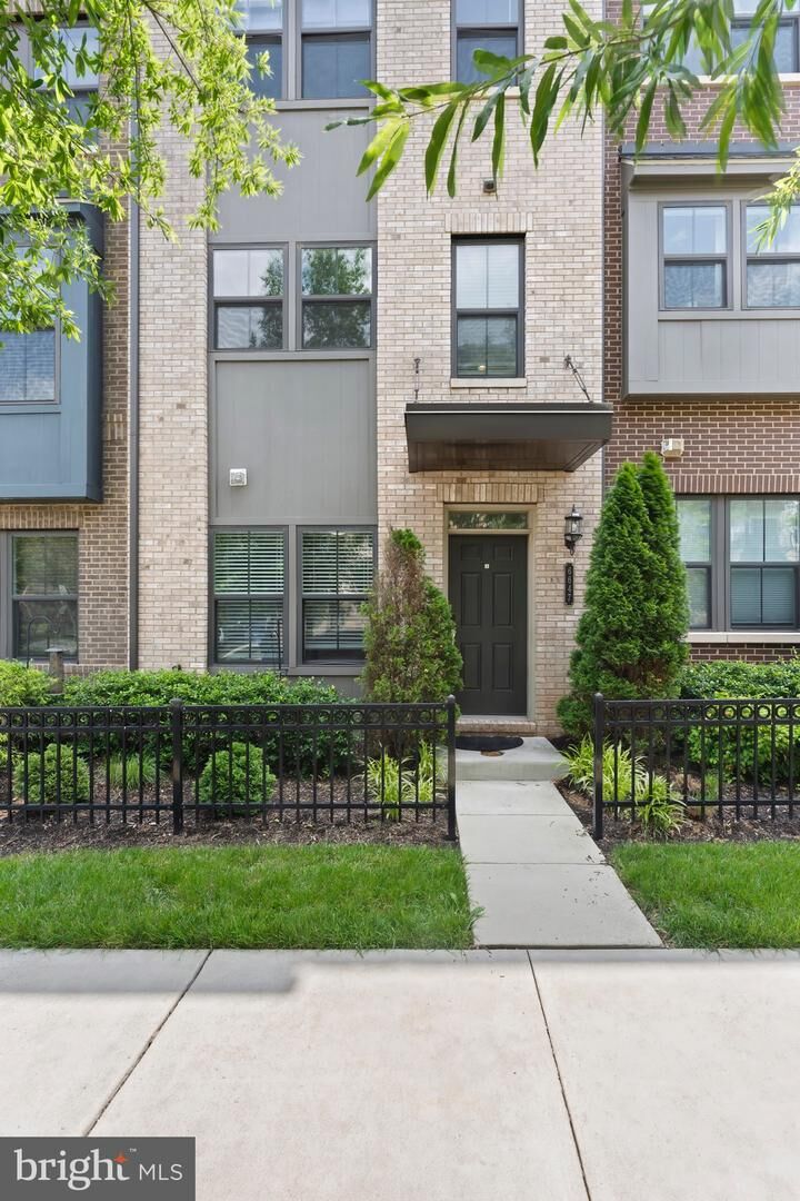 Property Photo:  6647 Rhode Island Avenue  MD 20737 