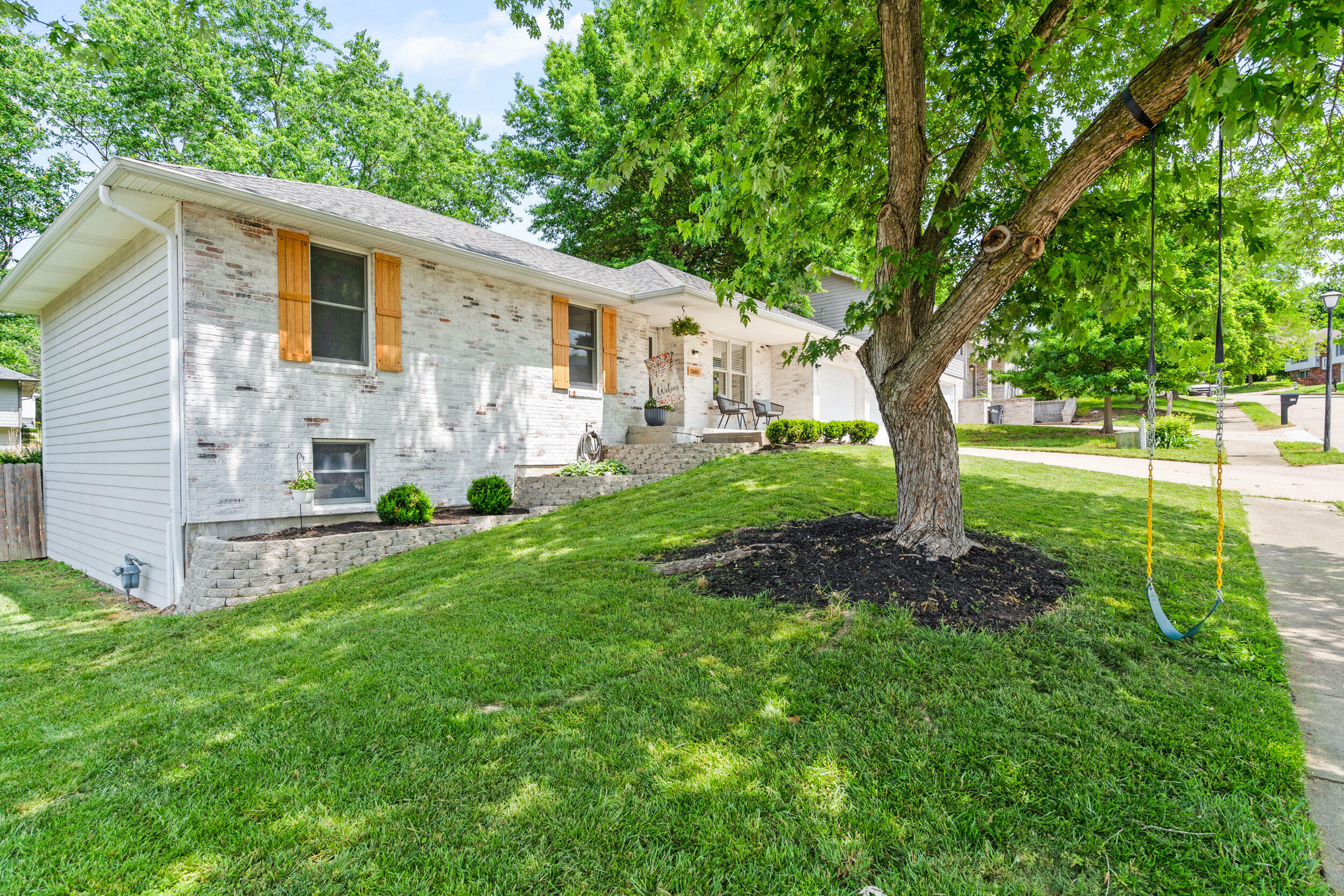 Property Photo: 2601 Martinshire Ct MO 65203
