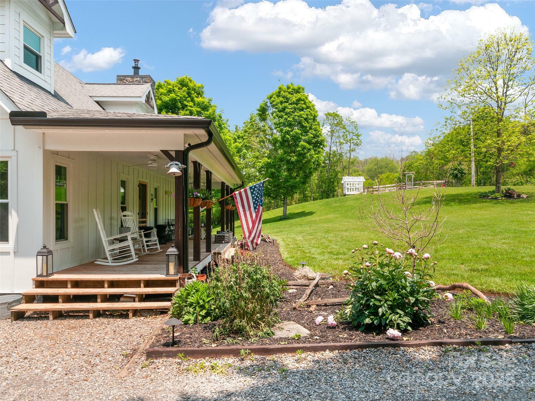 Property Photo: 540 Windswept Ridge Road NC 28716