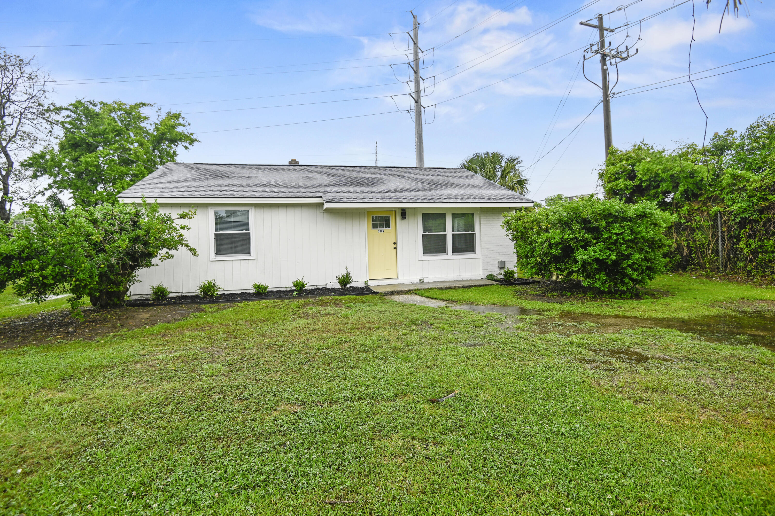 Property Photo: 3006 Azalea Drive SC 29405