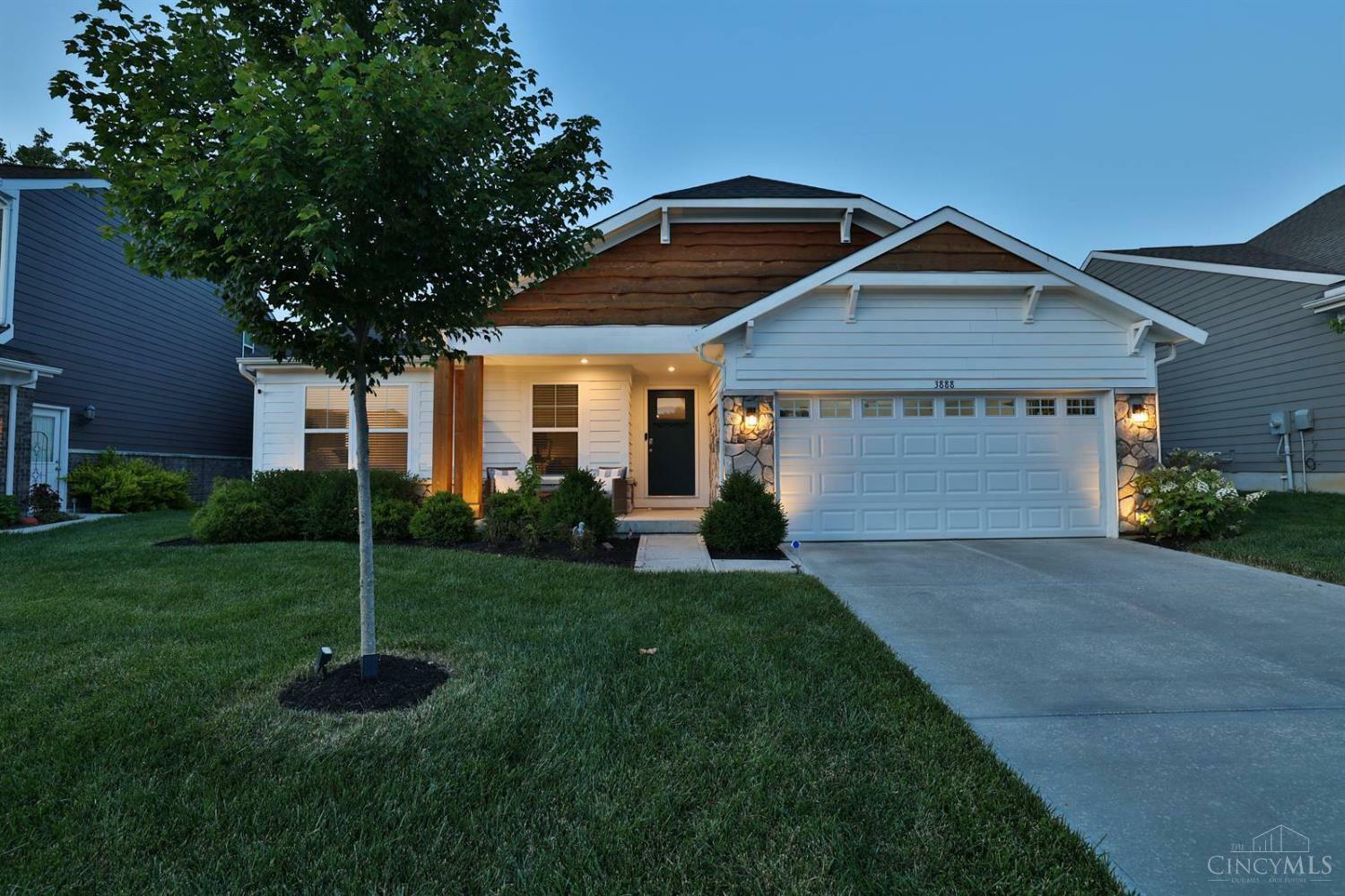 Property Photo: 3888 Kippling Crossing OH 45245
