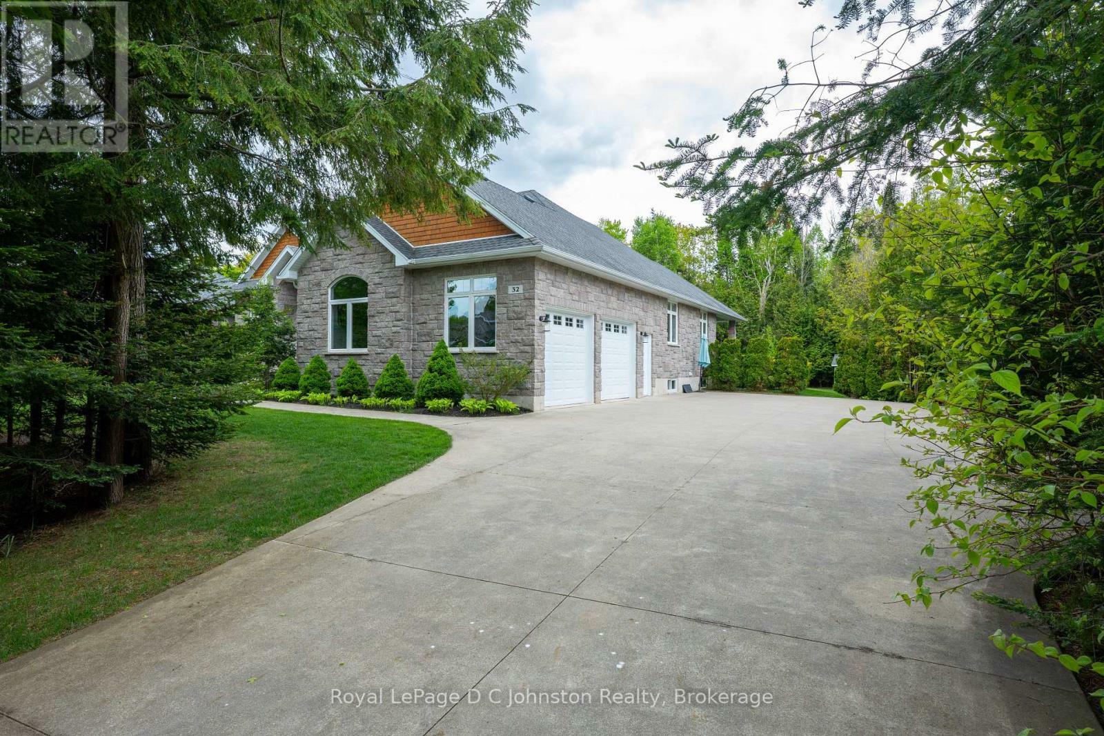 Property Photo: 32 Pegasus Trails ON N0H 2C6