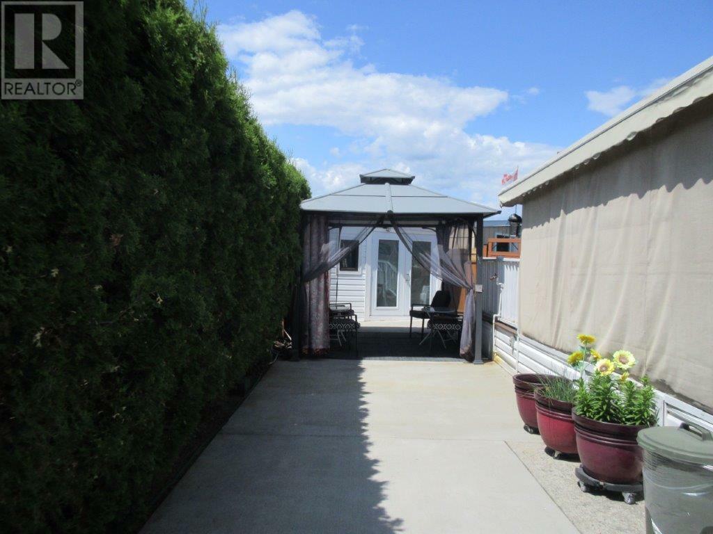 Property Photo: 415 Commonwealth Road 617 BC V4V 1P4