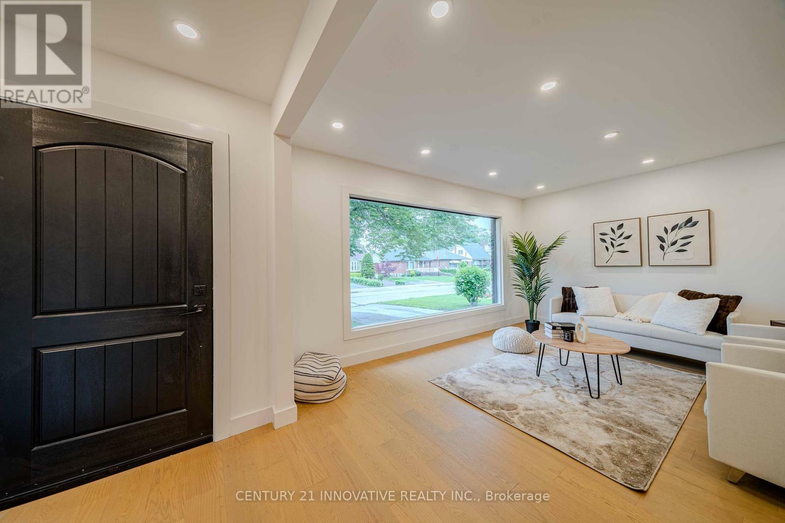 Property Photo: 94 Lynvalley Crescent ON M1R 2V4
