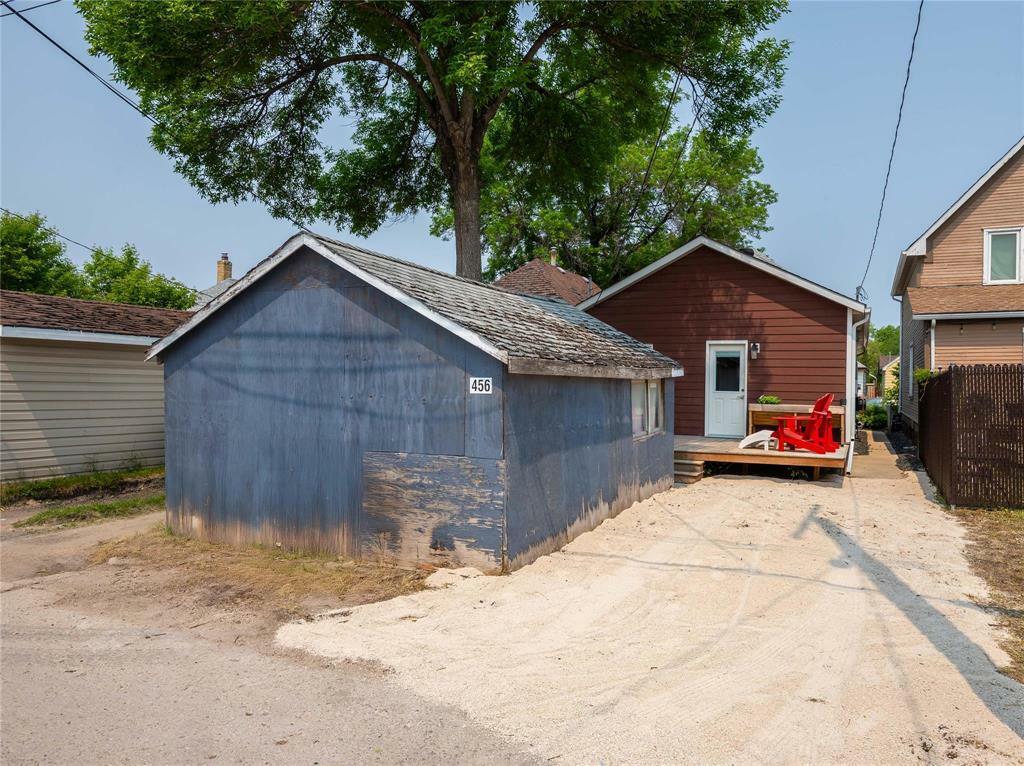 Photo de la propriété: 456 Tweed Avenue MB R2L 0V9
