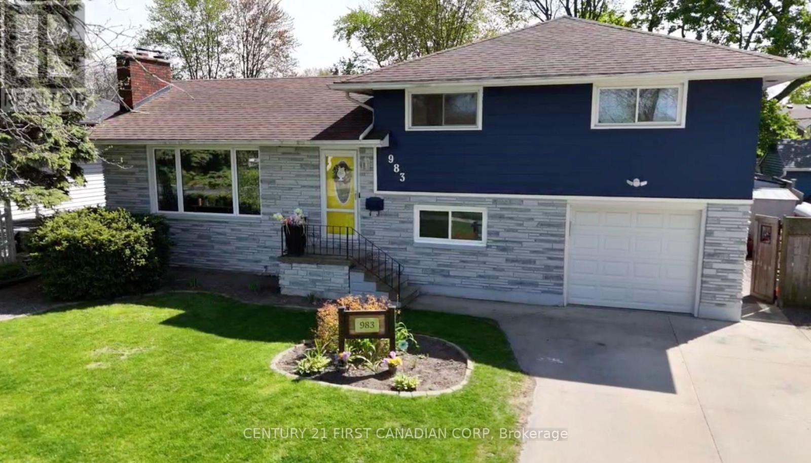 983 Devine Street  Sarnia ON N7S 1A9 photo