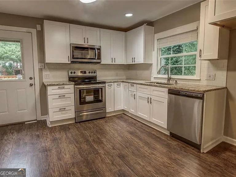 Property Photo: 686 Center Hill Avenue Northwest Avenue GA 30318