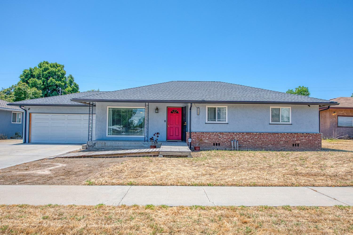 Property Photo: 5245 N Augusta Street CA 93710
