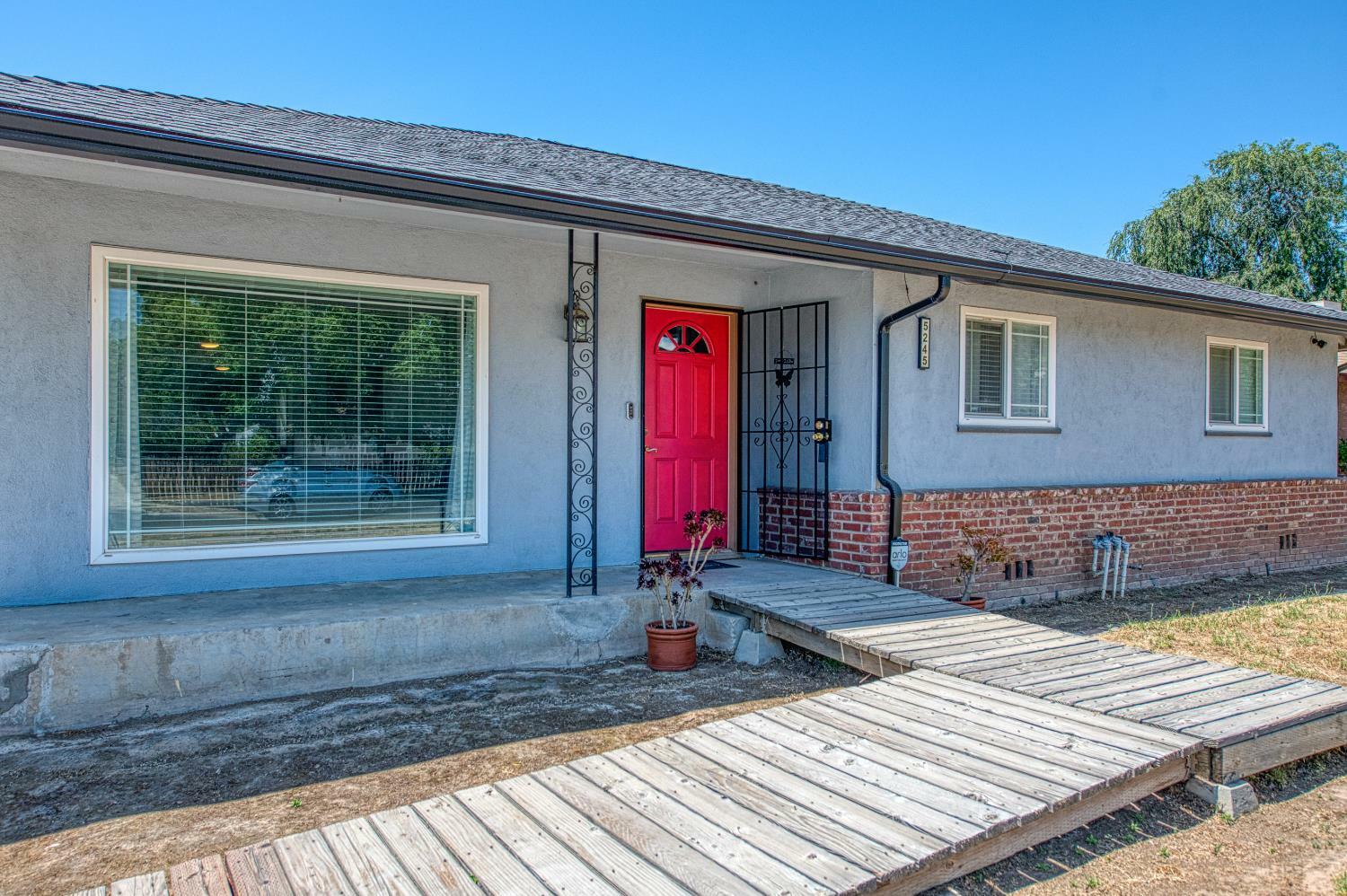 Property Photo:  5245 N Augusta Street  CA 93710 