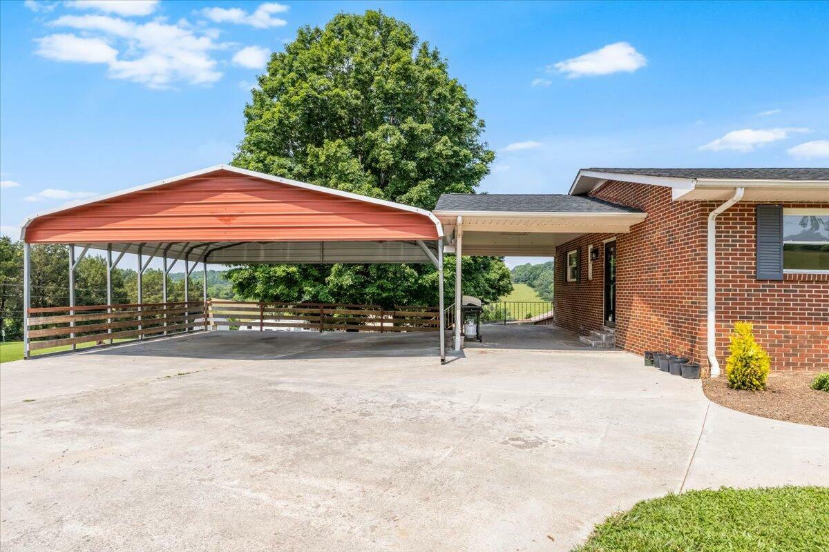 Property Photo:  261 County Road 265  TN 37826 