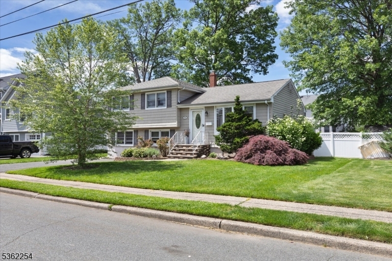 90 Kuhn Dr  Saddle Brook Twp. NJ 07663 photo