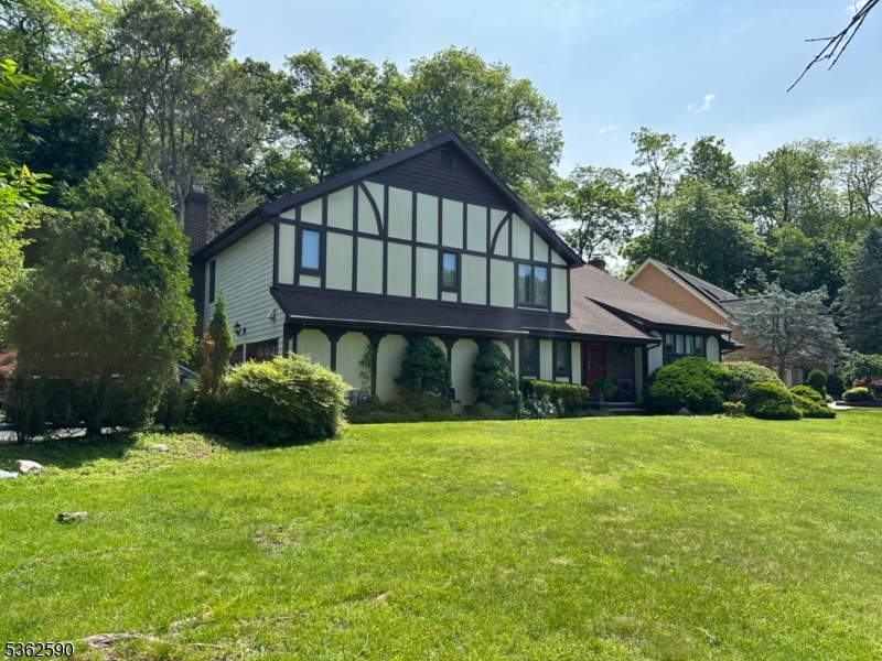 Property Photo: 570 Mill Run NJ 07652