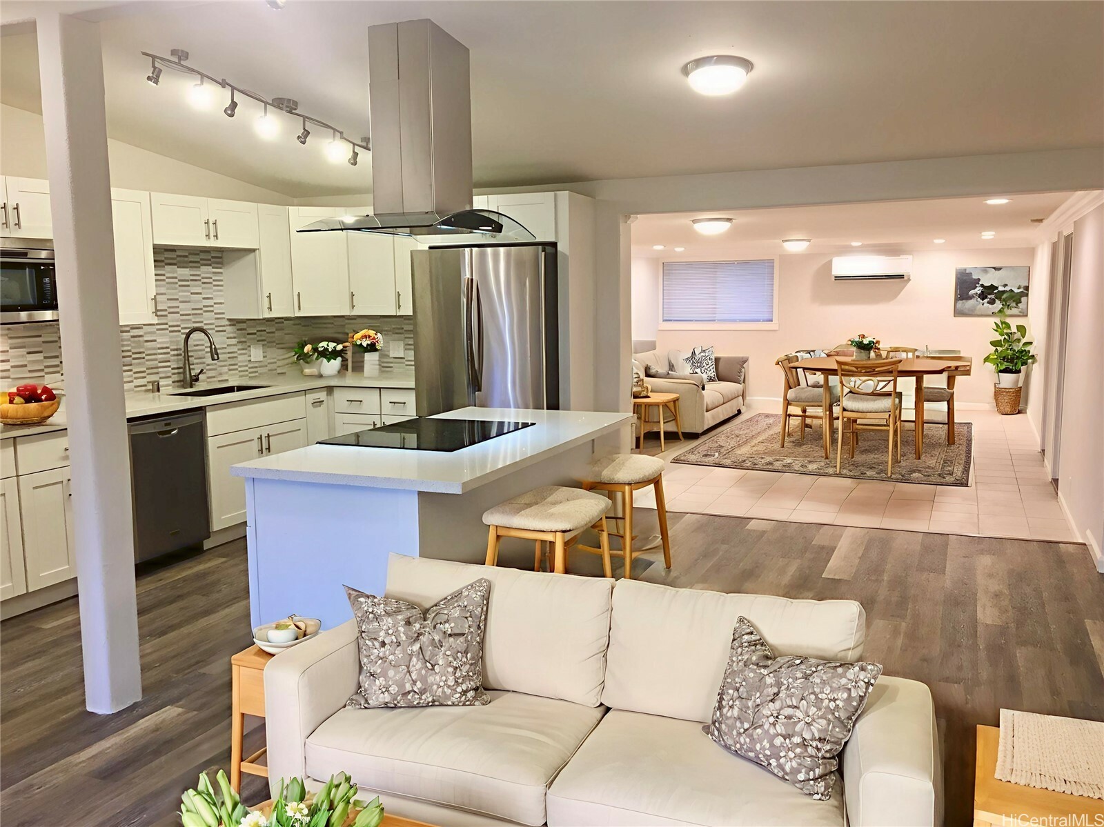 92-562 Akaula Street  Kapolei HI 96707 photo