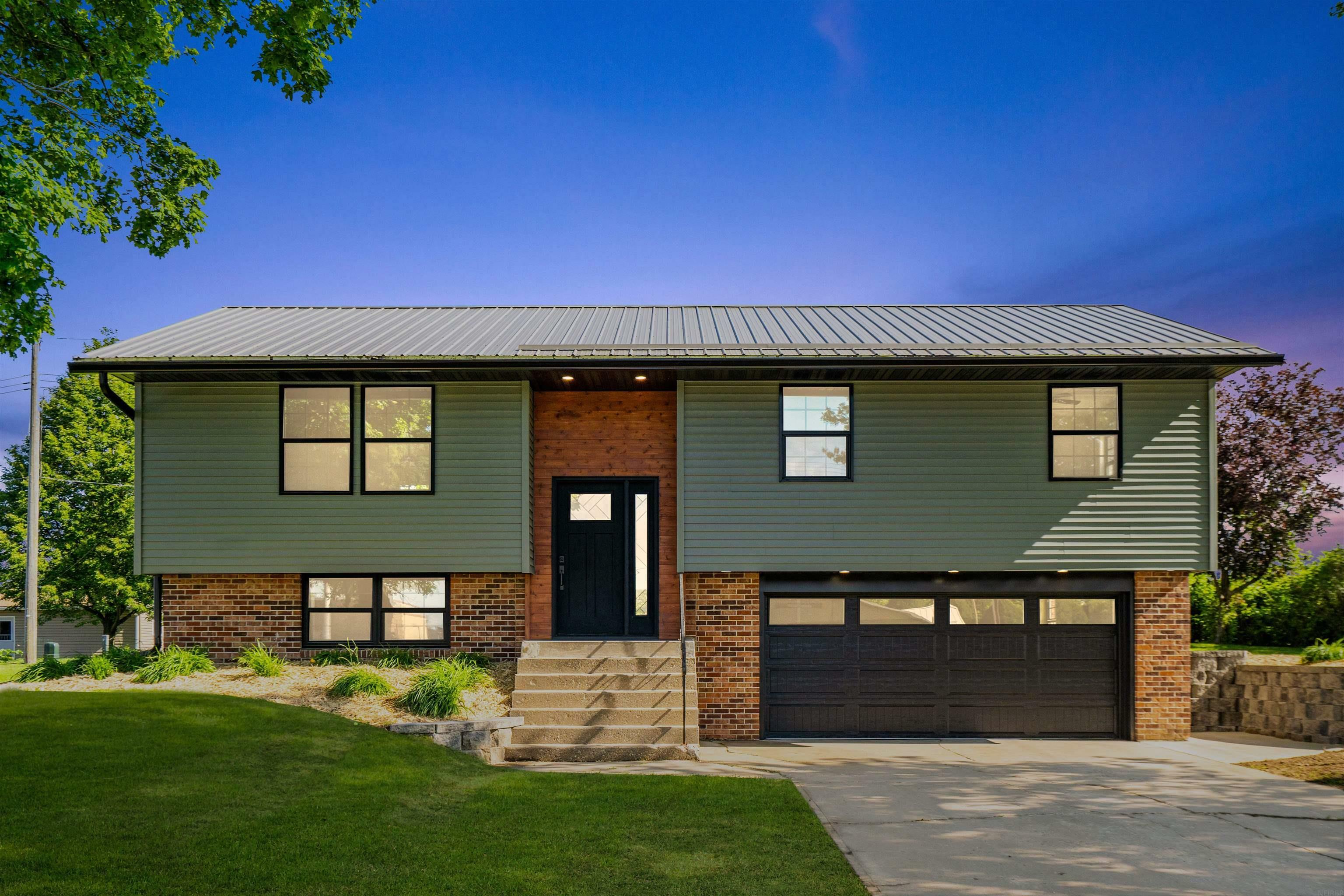 Property Photo: 504 W Bradford IA 52175
