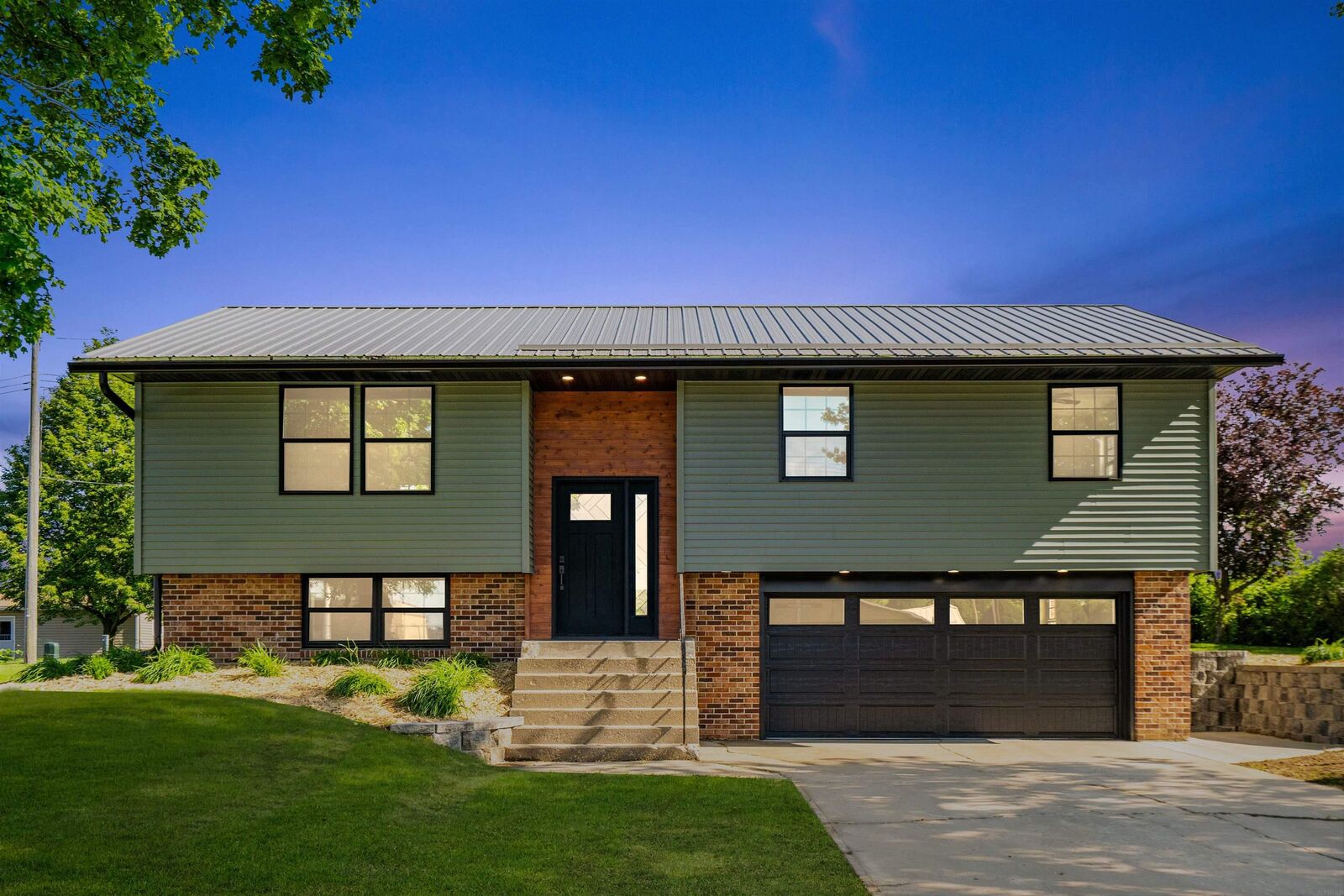 Property Photo: 504 W Bradford IA 52175