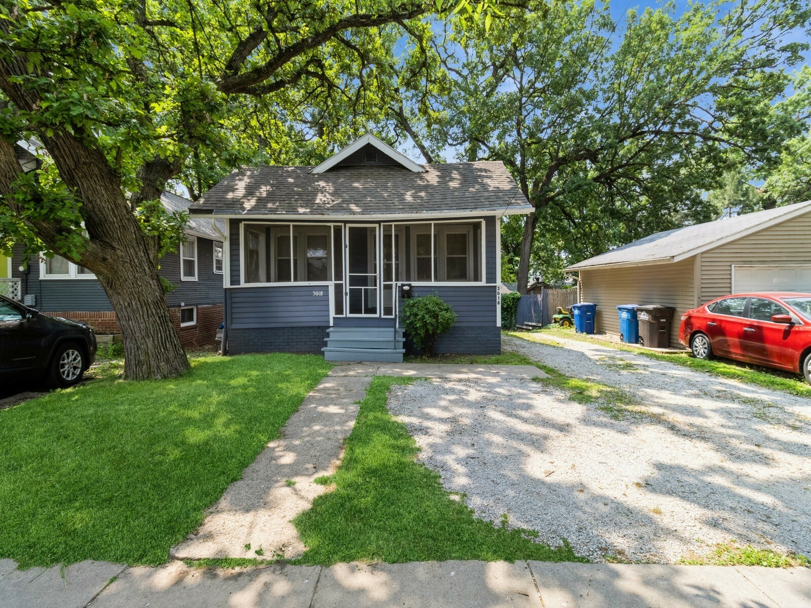 Property Photo: 3018 Woodland Avenue IA 50312
