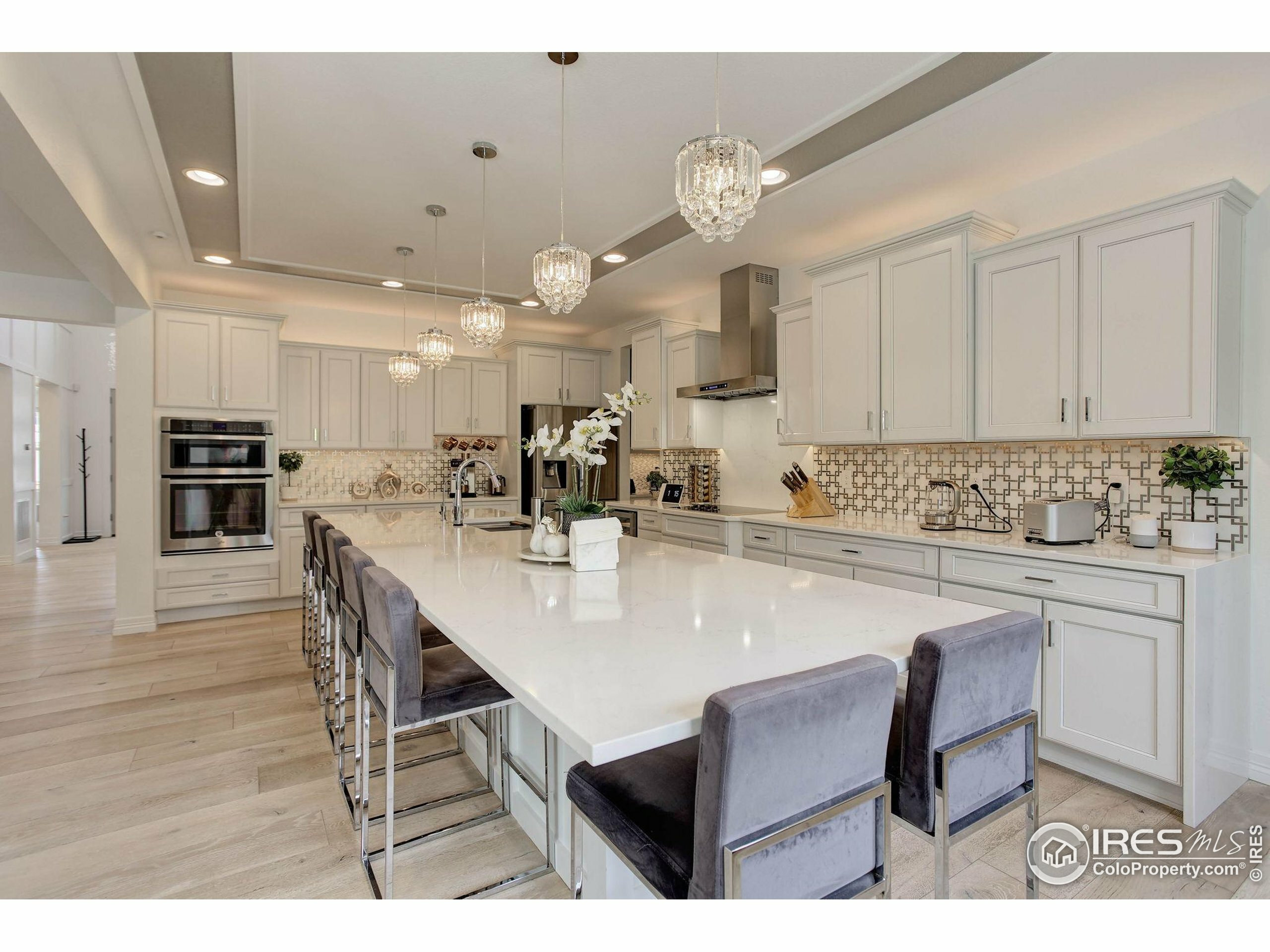 Property Photo: 9527 Loveland Way CO 80007
