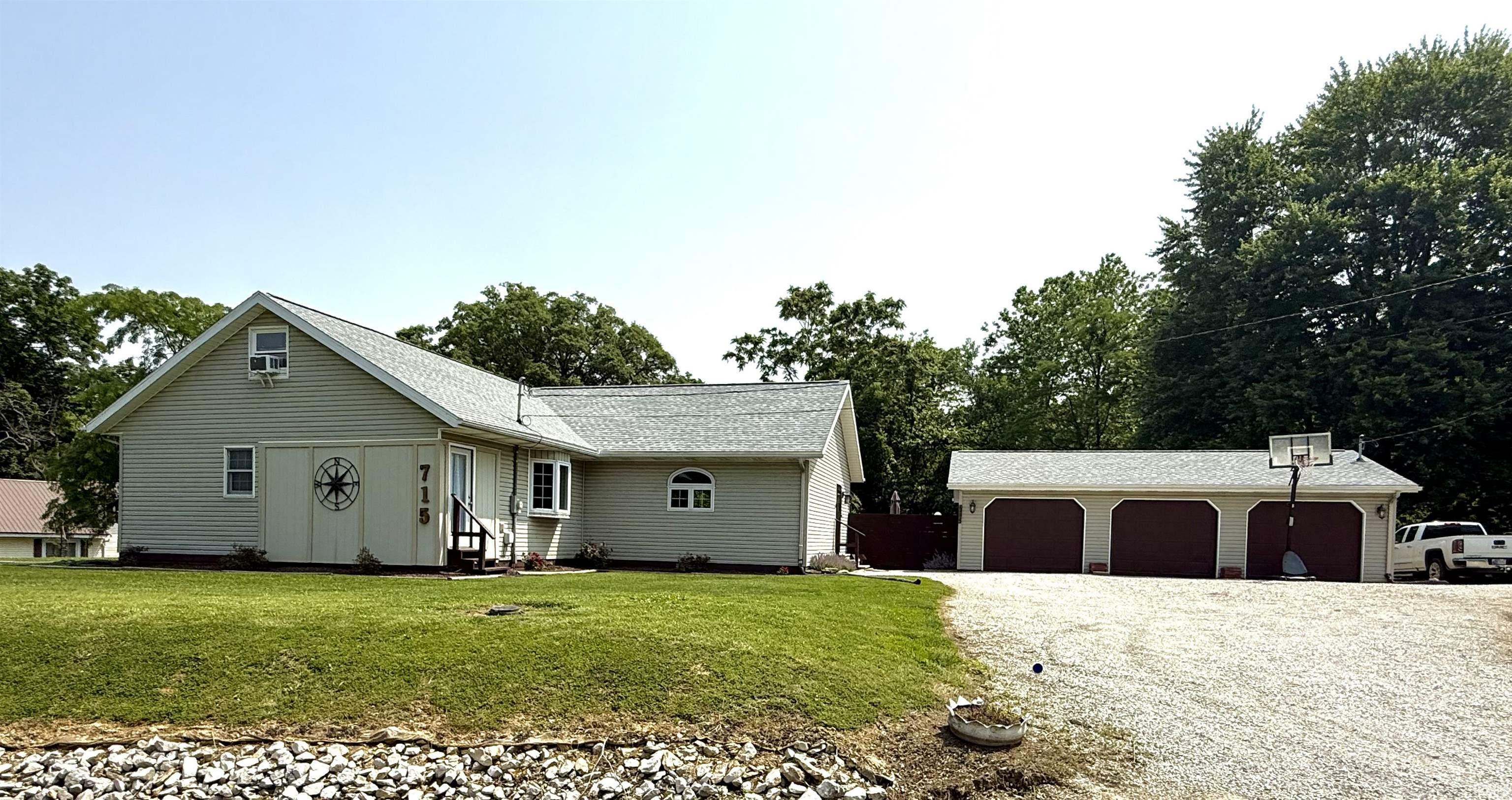 Property Photo:  715 S SR 61 Road  IN 47598 