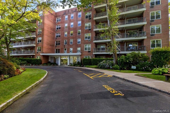 Property Photo: 177 E Hartsdale Avenue 2Y NY 10530