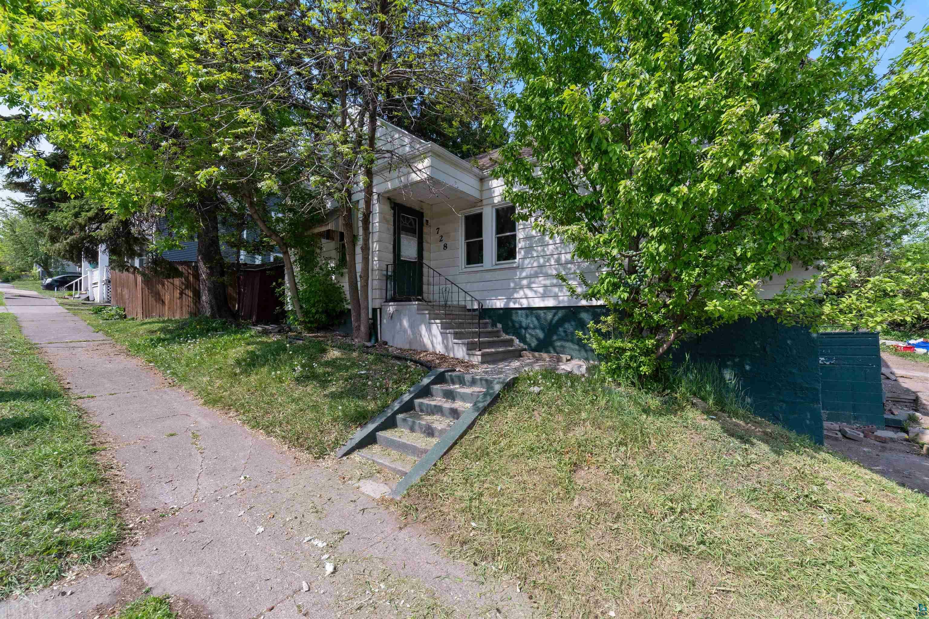 Property Photo: 728 N 24th Ave W MN 55806