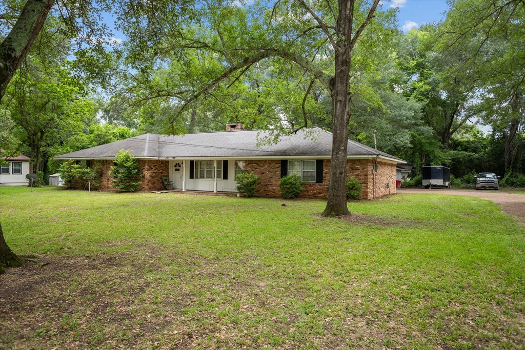 Property Photo: 232 S Sanders Street TX 75964