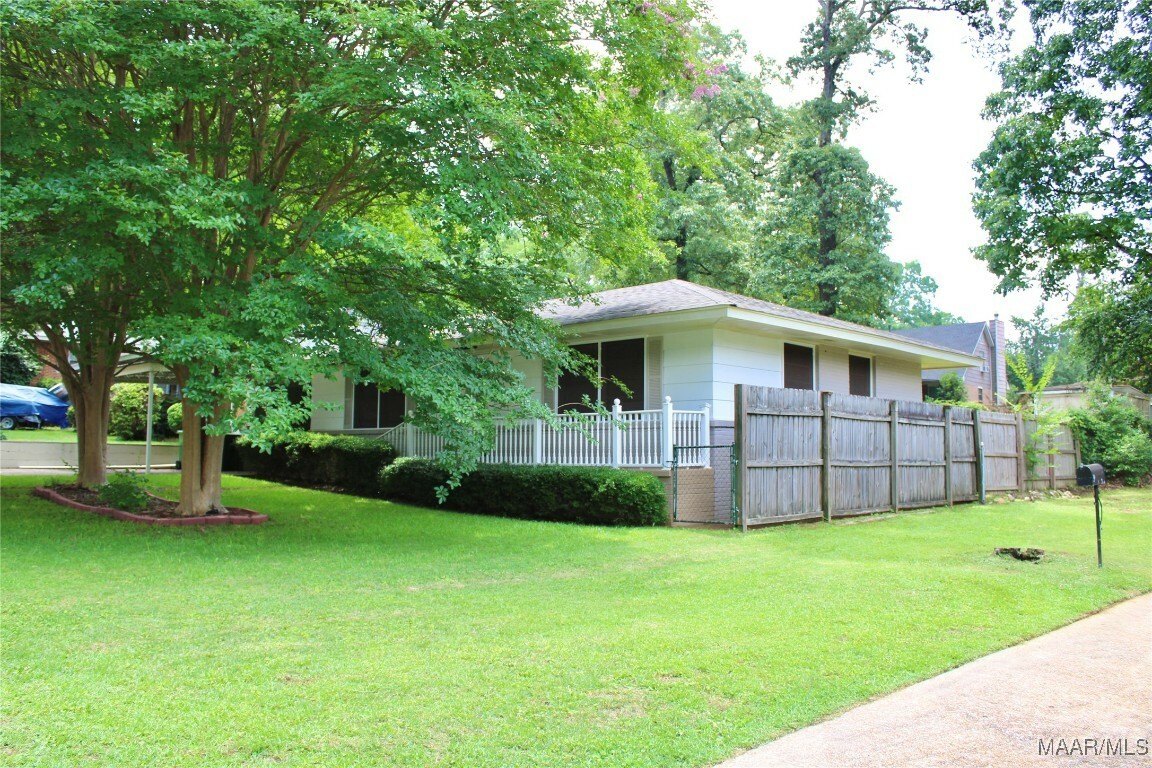 Property Photo:  621 Forest Hills Drive  AL 36109 