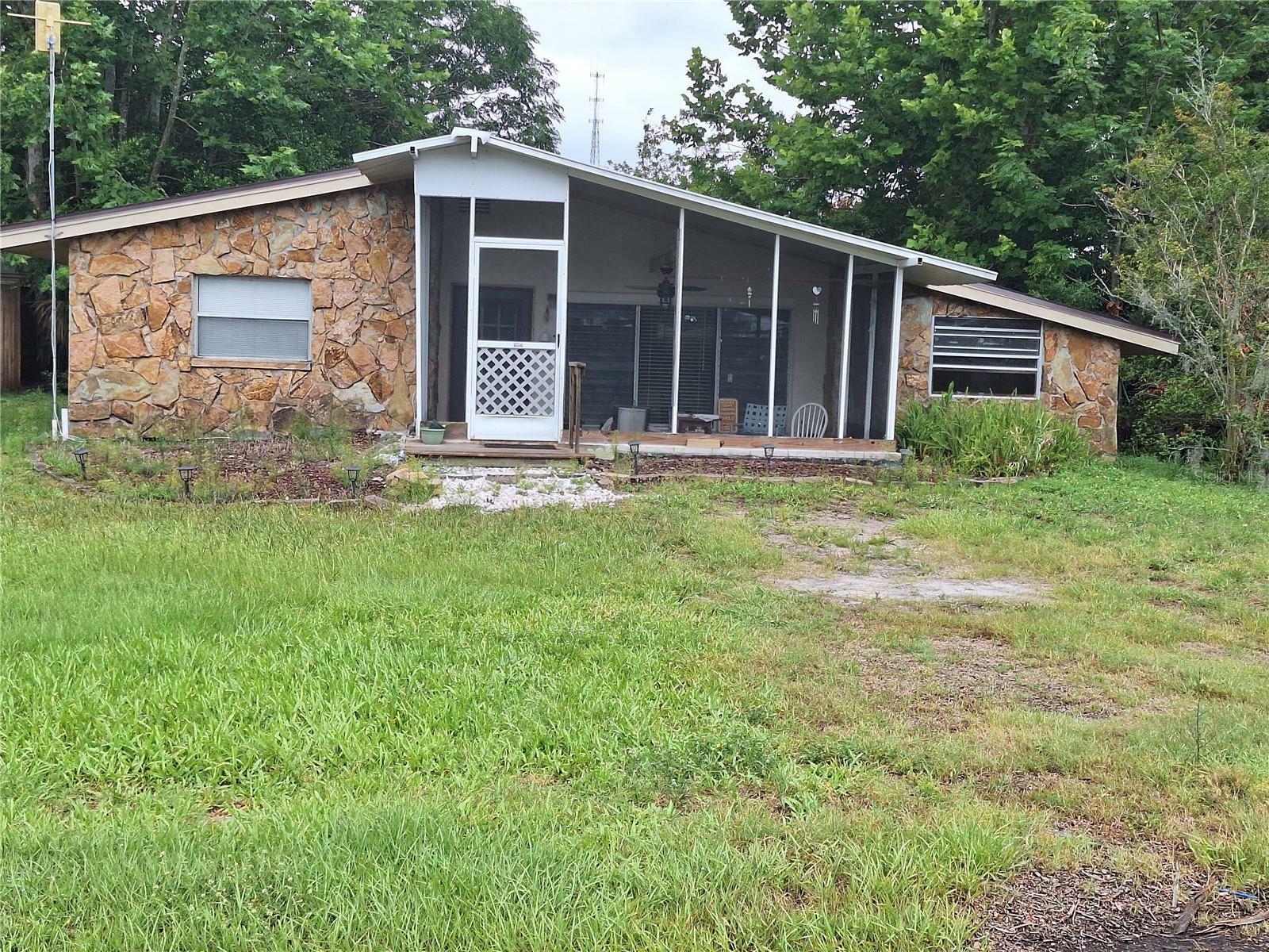 Property Photo: 7100 Ashwood Drive FL 34668
